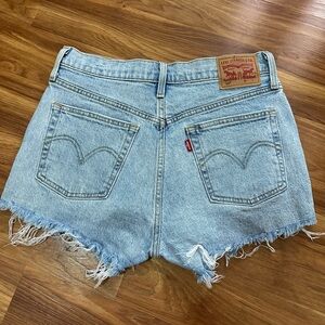 Levi’s 501 Shorts Size 28